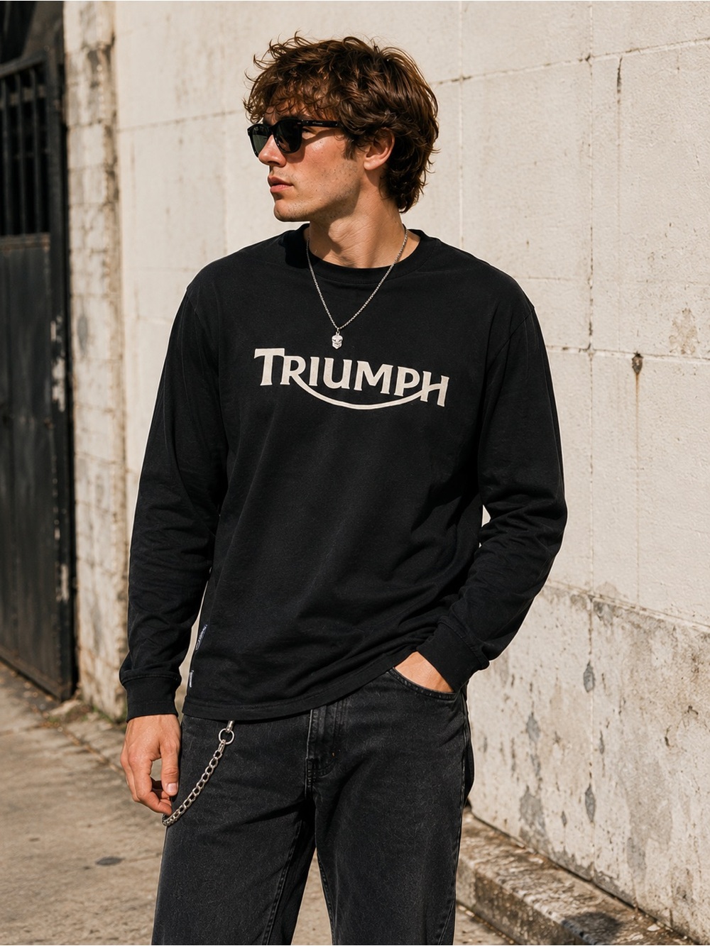 Triumph Motorcycles King of Bikes Long Sleeve Graphic Tee Black EUC